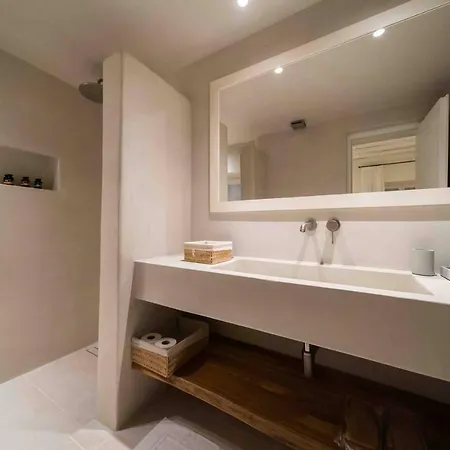 Bright New 6-bed With Pool, Gym, Sea Views וילה *