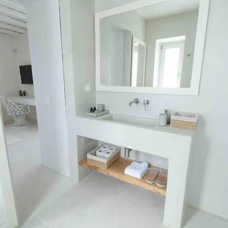 Bright New 6-bed With Pool, Gym, Sea Views Вилла *