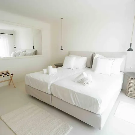 Bright New 6-bed With Pool, Gym, Sea Views Villa *