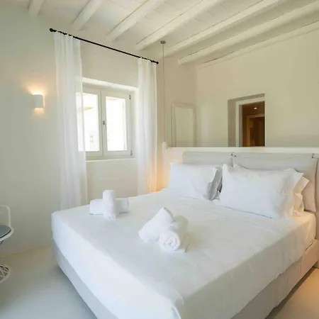 Bright New 6-bed With Pool, Gym, Sea Views Villa