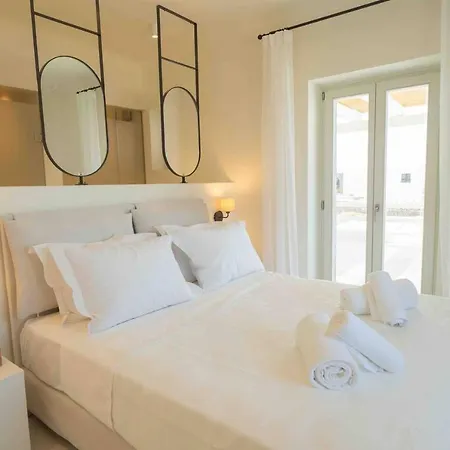 Bright New 6-bed With Pool, Gym, Sea Views Mykonos Town