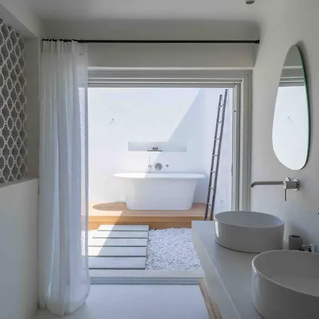 Bright New 6-bed With Pool, Gym, Sea Views Mykonos Town